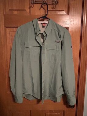 Eddie Bauer Lightweight Sage Green Button-Up Shirt
